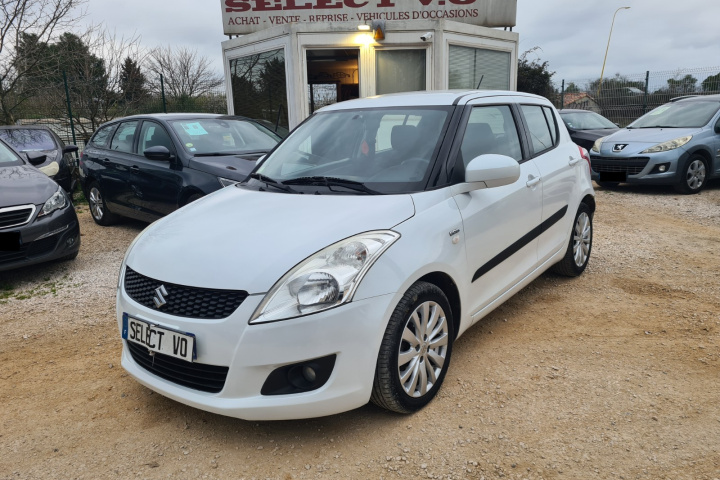 SUZUKI SWIFT
