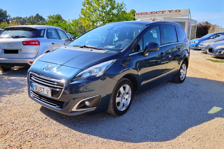 PEUGEOT 5008